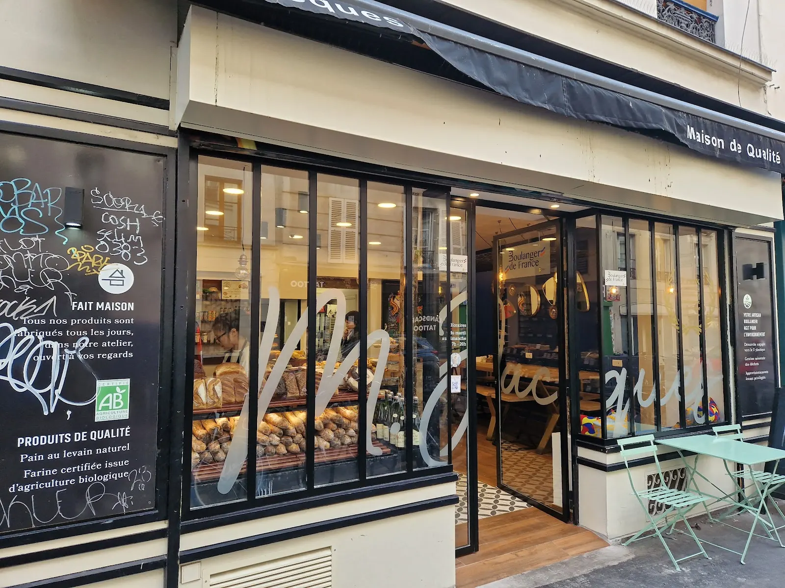 La devanture de M. Jacques, 132 rue Saint-Maur